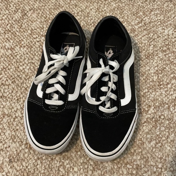 Vans Shoes - Vans Sneakers - Women’s size 9